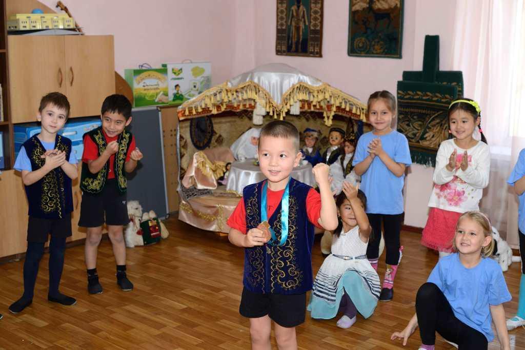 "Ханталапай" преподаватель казахского языка:Кумарова К.Д.