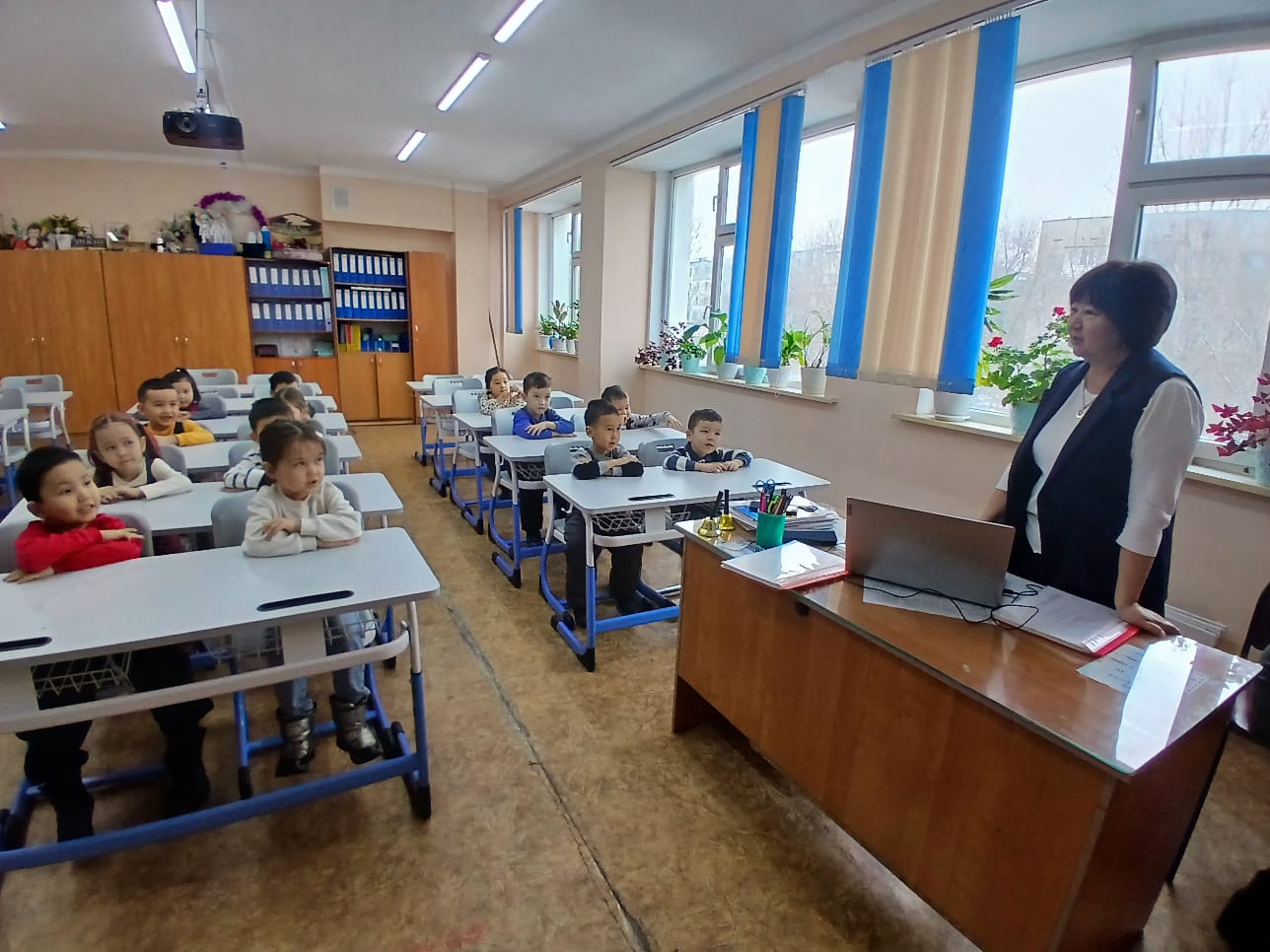 МЕКТЕППЕН САБАҚТАСТЫҚ. №62 ГИМНАЗИЯҒА САЯХАТ.