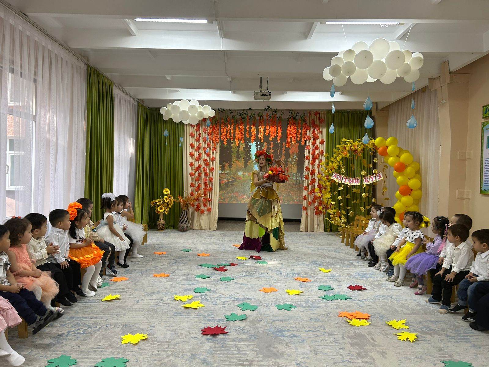 "Қош келдің, Алтын күз!" "Гүлдер" ортаңғы тобы